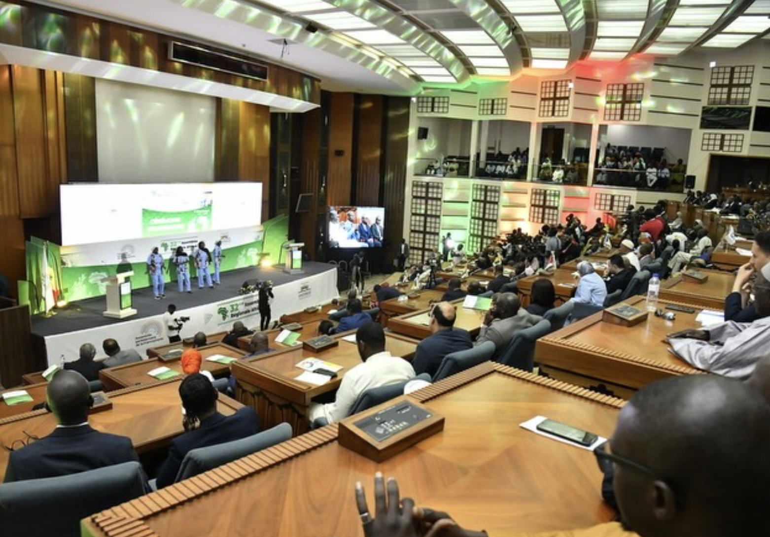 Vue de l'hémicycle pendant la cérémonie d'ouverture de la 32e Assemblée régionale Afrique de l'APF à Dakar.